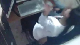 جلبت الكلبة إلى فام  ...