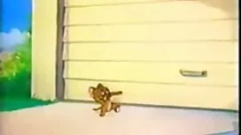 اللسان الساخنة العين ...