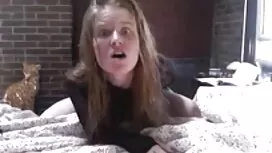 انها خلعت سراويل داخ ...
