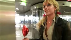سحبت ثلاث فتيات في س ...