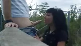 ساعدت صديقة الطفل في ...