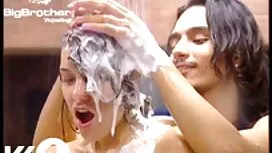 جلبت نفسها إلى النشو ...