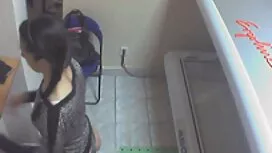 يمس المشغل احلا سكسي ...