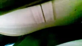 الرجل ركل صديقة وخفض ...