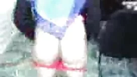 أعطى عامل ساونا العم ...
